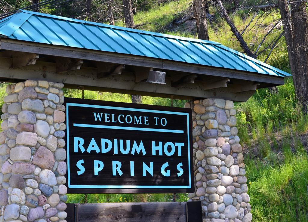 Mountain View Radium Condo - Copper Horn Village Radium Hot Springs Exteriör bild